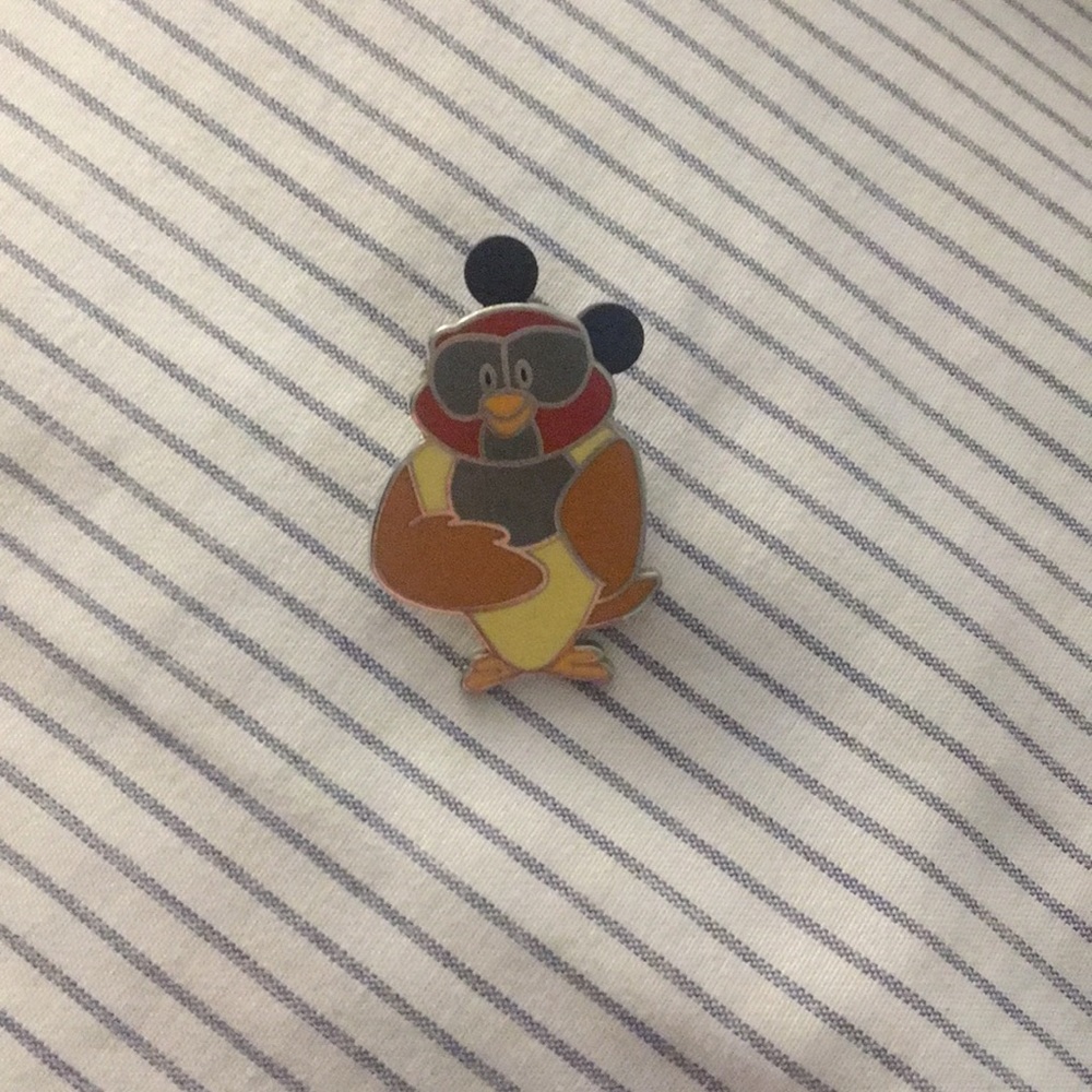 🚫SOLD🚫 Owl Disney pin